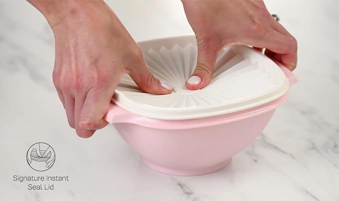 Tupperware Heritage Collection 17.25 Cup Bowl with Starburst Lid, Light Blue Vintage Color, Dishwasher Safe and BPA Free (4.1 L) - Image 6