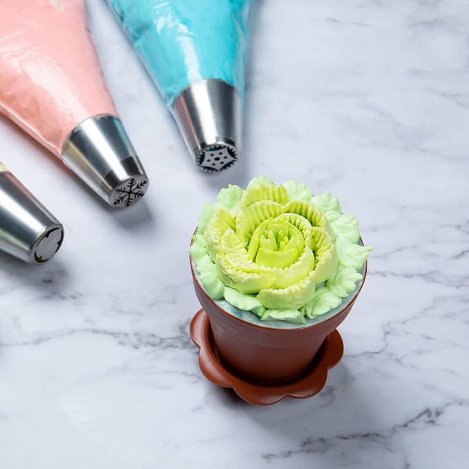 Restaurantware-Russian Piping Tip, 1 Petal Cake Decor Piping Tip - #46, Corrosion-Resistant, Stainless Steel Decorating Tip For Frosting, Dishwashable, Decorate Cupcakes, Cakes, or Cookies - Image 3