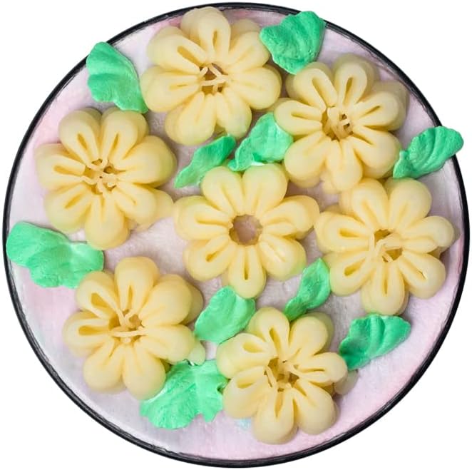 Restaurantware-Russian Piping Tip, 1 Daisy Cake Decor Piping Tip - #2, Corrosion-Resistant, Stainless Steel Decorating Tip For Frosting, Dishwashable, Decorate Cupcakes, Cakes, or Cookies by Restaurantware