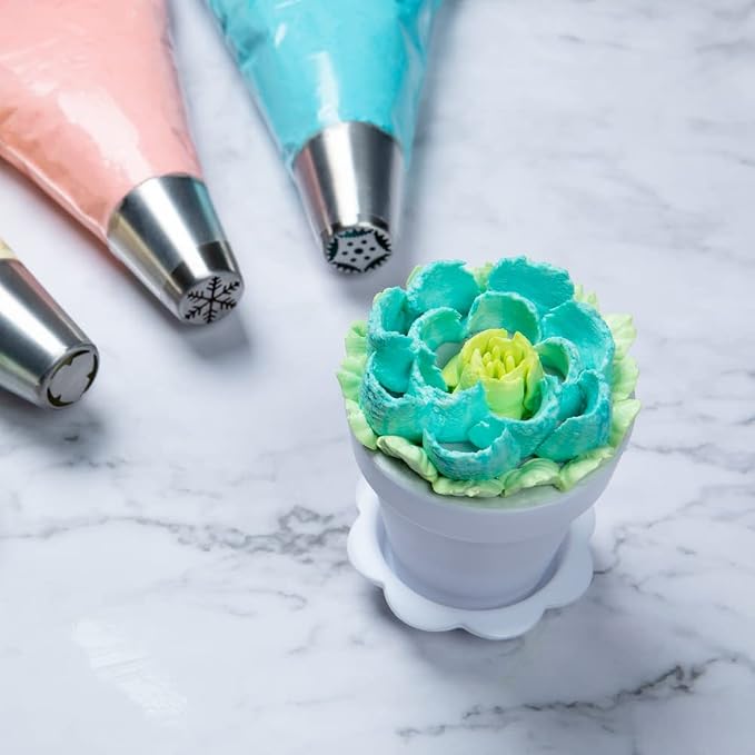 Restaurantware-Russian Piping Tip, 1 Petal Cake Decor Piping Tip - #45, Corrosion-Resistant, Stainless Steel Decorating Tip For Frosting, Dishwashable, Decorate Cupcakes, Cakes, or Cookies - Image 3