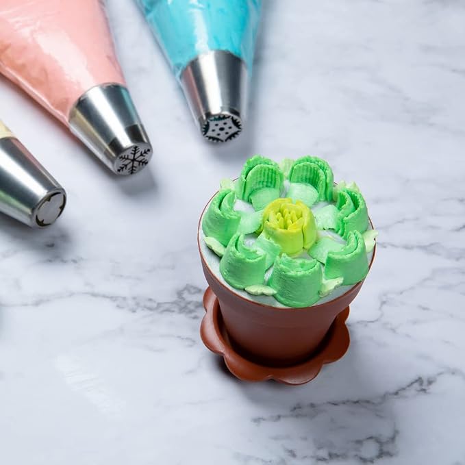 Restaurantware-Russian Piping Tip, 1 Petal Cake Decor Piping Tip - #35, Corrosion-Resistant, Stainless Steel Decorating Tip For Frosting, Dishwashable, Decorate Cupcakes, Cakes, or Cookies - Image 3