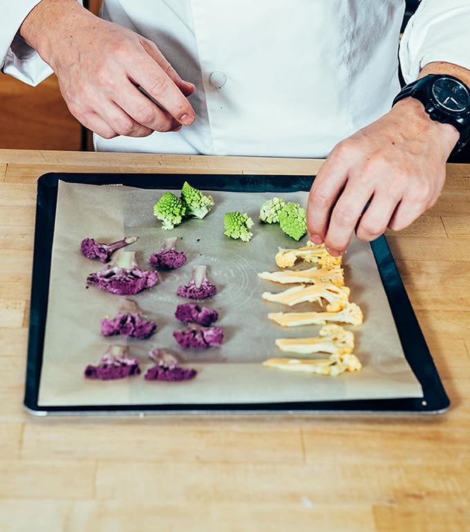 Matfer Bourgeat Blue Carbon Steel Sheet Pan, Commercial Quality Sheet Pan for Baking, Roasting & Broiling, 25"x17 3/4" - Image 3