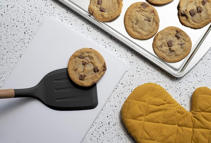 Country Kitchen Non Stick Silicone Utensil Set with Rounded Wood Handles for Cooking and Baking, 6 Piece Set, Black | Rounded Wood Handles, For Cooking and Baking - Image 4