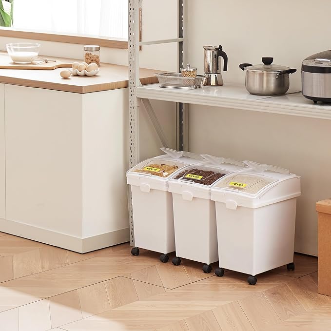 VEVOR Ingredient Bin, 5.2 Gallons Capacity Ingredient Storage Bin, 3 Pcs/Set, PP Material Flour Bins On Wheels, White Shelf Ingredient Bin with Scoop and Sliding Lid, Commercial Storage Bins - Image 2