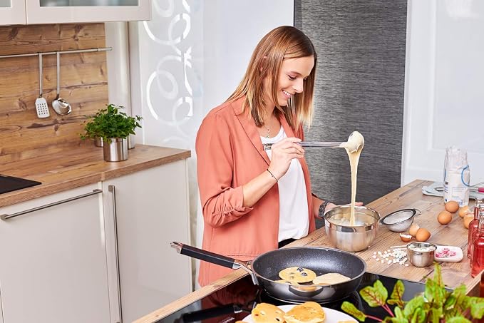 Rösle Stainless Steel Kitchen Strainer, Fine Mesh, 7.9 Inch with Round Handle - Precision Straining for Culinary Perfection - Image 2