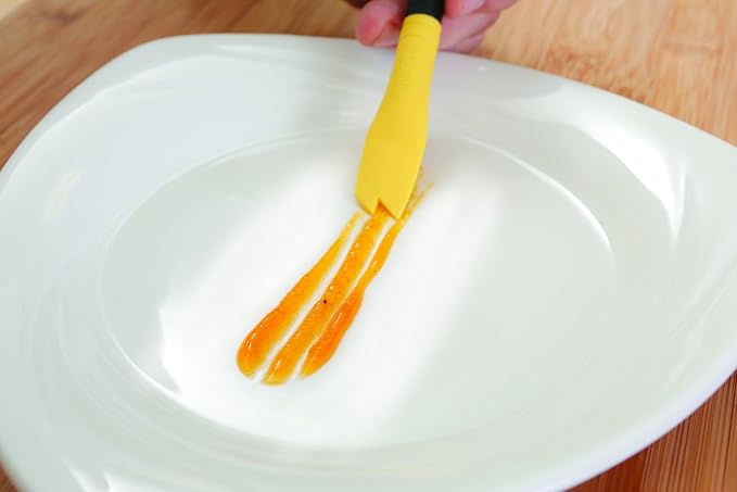 Mercer Culinary Silicone Plating Saw Tooth Brush - Image 2