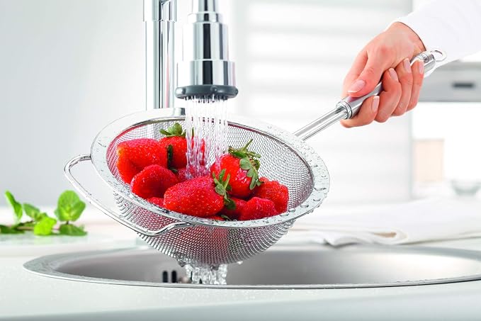 Rösle Stainless Steel Round Handle Kitchen Strainer, Coarse Mesh, 7.9-inch - Image 2