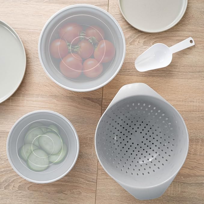 KADAX Plastic Bowl Set - Mixing Bowls with Lids 1.5L & 3L, Scoop & 3.5L Kitchen Strainer - Stackable Kitchen Accessories for Baking, Cooking, Washing & Storing - Image 2