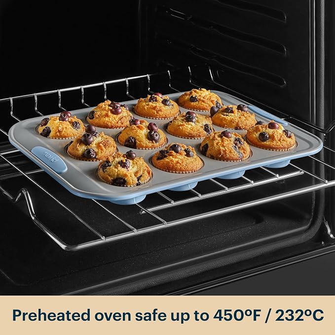 Pyrex 8-Piece Metal Bakeware Set with Heatsafe Silicone Handles, Cerulean | Lightweight stainless steel baking trays with heatsafe silicone handles, made without PFAS, mercury, lead, cadmium & BPA - Image 7