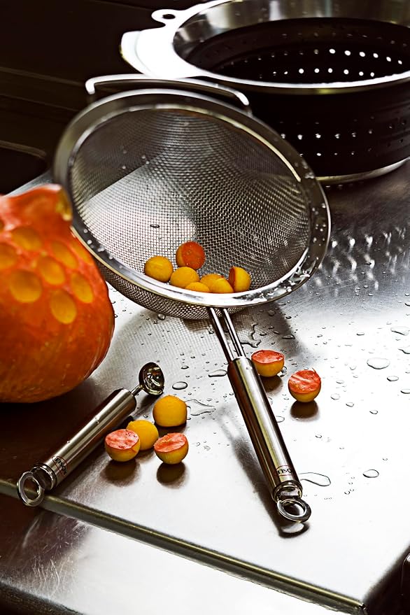 Rösle Stainless Steel Round Handle Kitchen Strainer, Coarse Mesh, 7.9-inch - Image 3